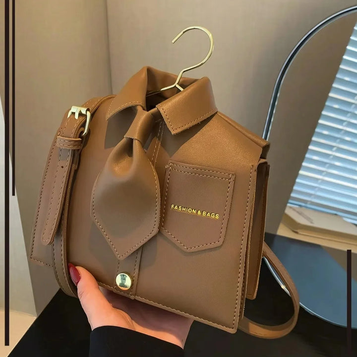 Torebka crossbody w kształcie kołnierza Nancy™